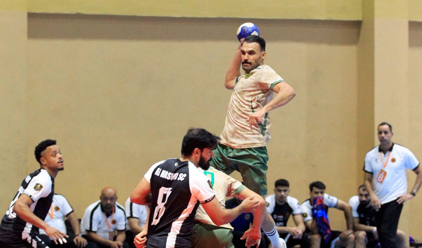 تصويبة من خط الستة أمتار