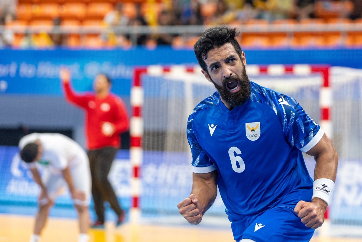 لاعب منتخب الكويت